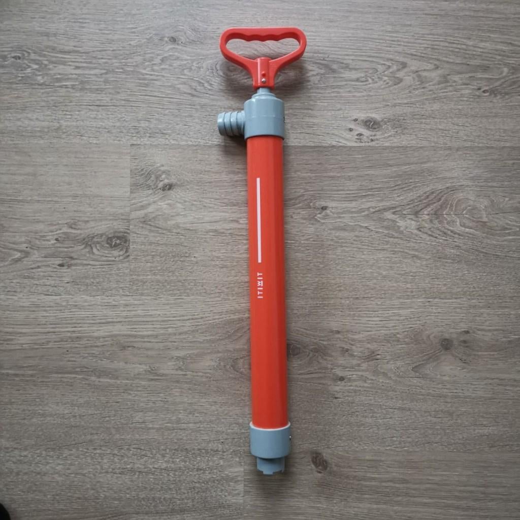 Handlenspomp voor kajak of boot, Enlèvement