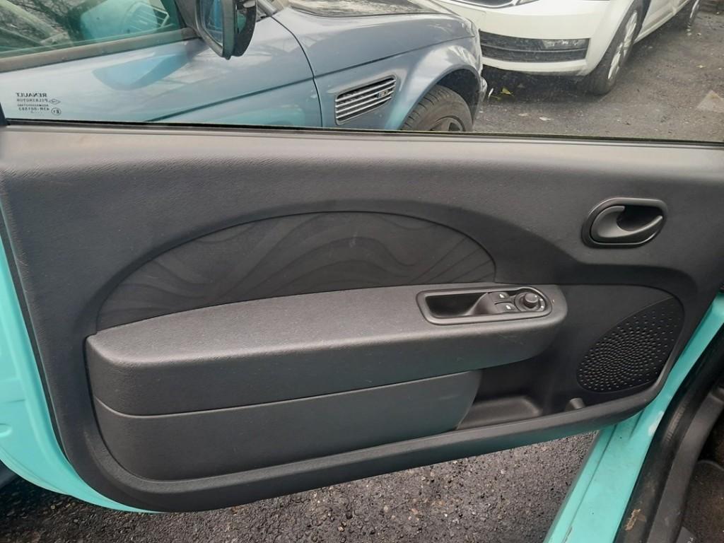 INTERRUPTEUR D'ALIMENTATION DES RETROVISEURS Twingo II (CN), Autos : Pièces & Accessoires, Utilisé, Renault