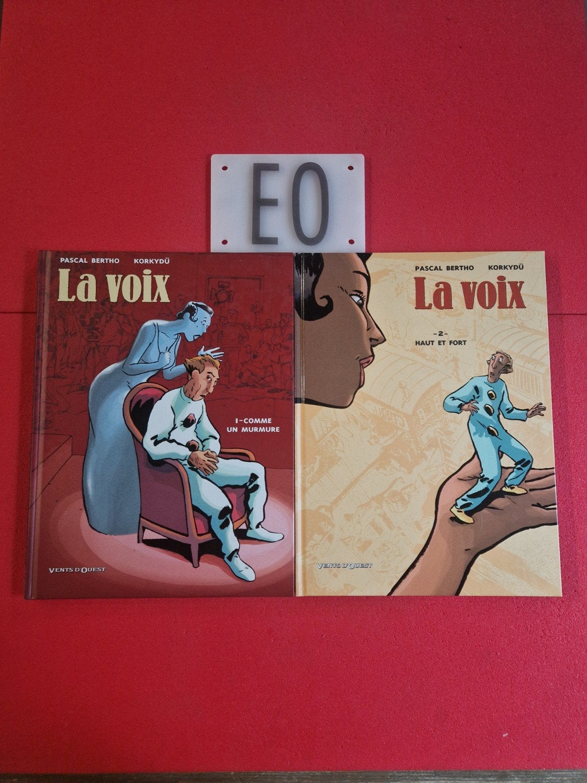 lot de 2 bd la voix 1 et 2,EO (intégrale de la série), Livres, Enlèvement ou Envoi