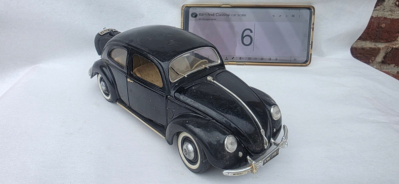 N 6 — Volkswagen Beetle 1951 — Maisto — 1:18, Enlèvement ou Envoi, Utilisé, Voiture, Maisto