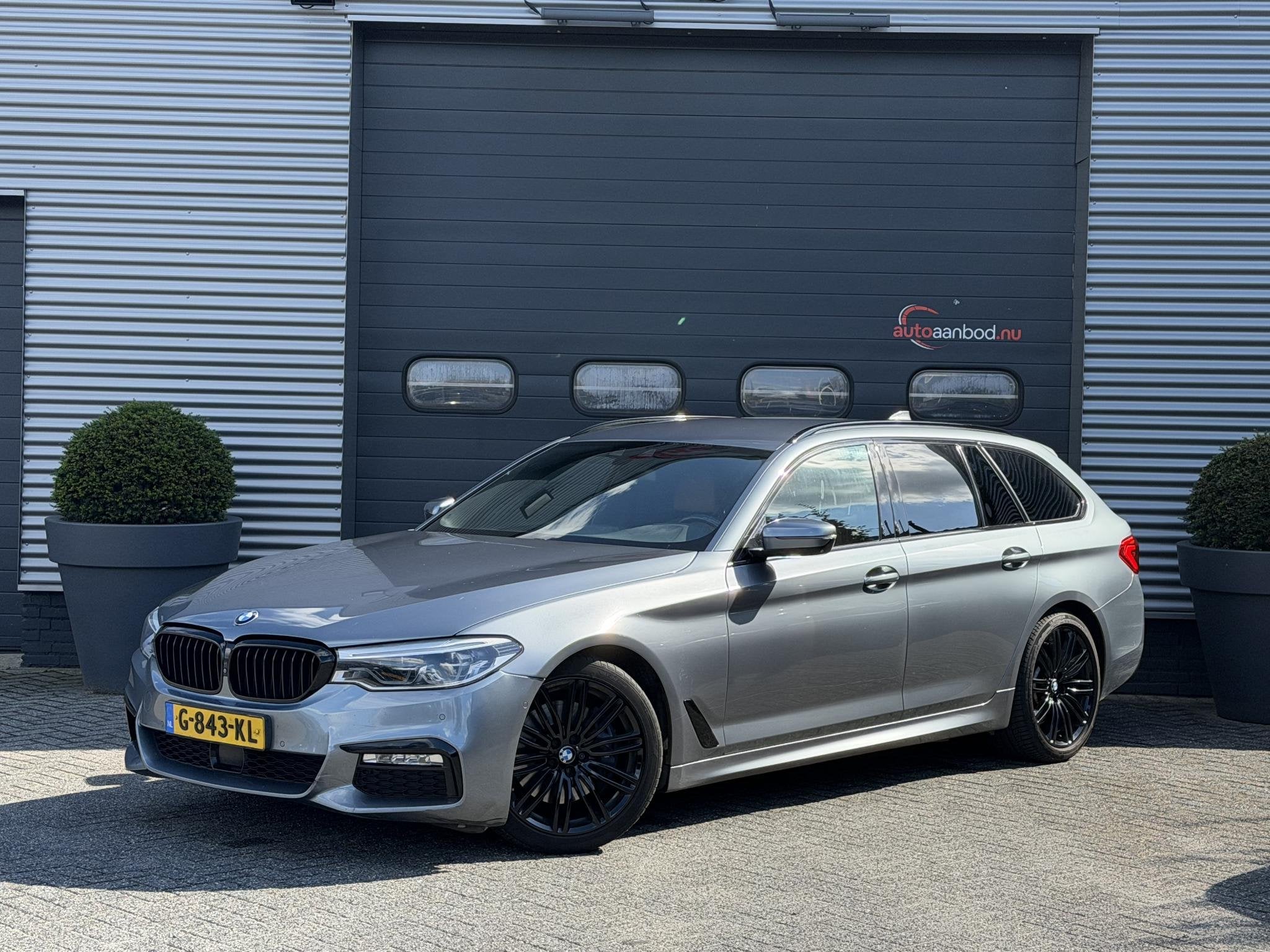 BMW 5 Serie Touring 530d High Executive (automatique), Cuir, Argent ou Gris, Euro 6, 2000 kg