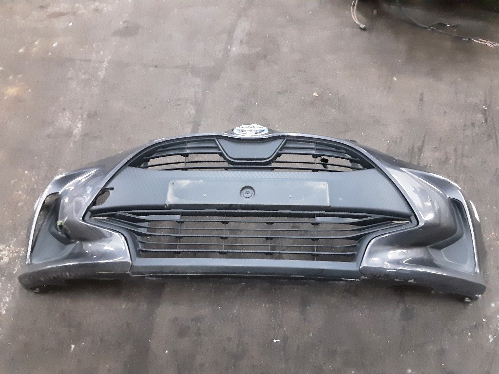 BUMPER VOOR Toyota Yaris IV (P21 / PA1 / PH1) (01-2020/-), Gebruikt, Voor, Kundenbetreuung@toyota.de, Toyota