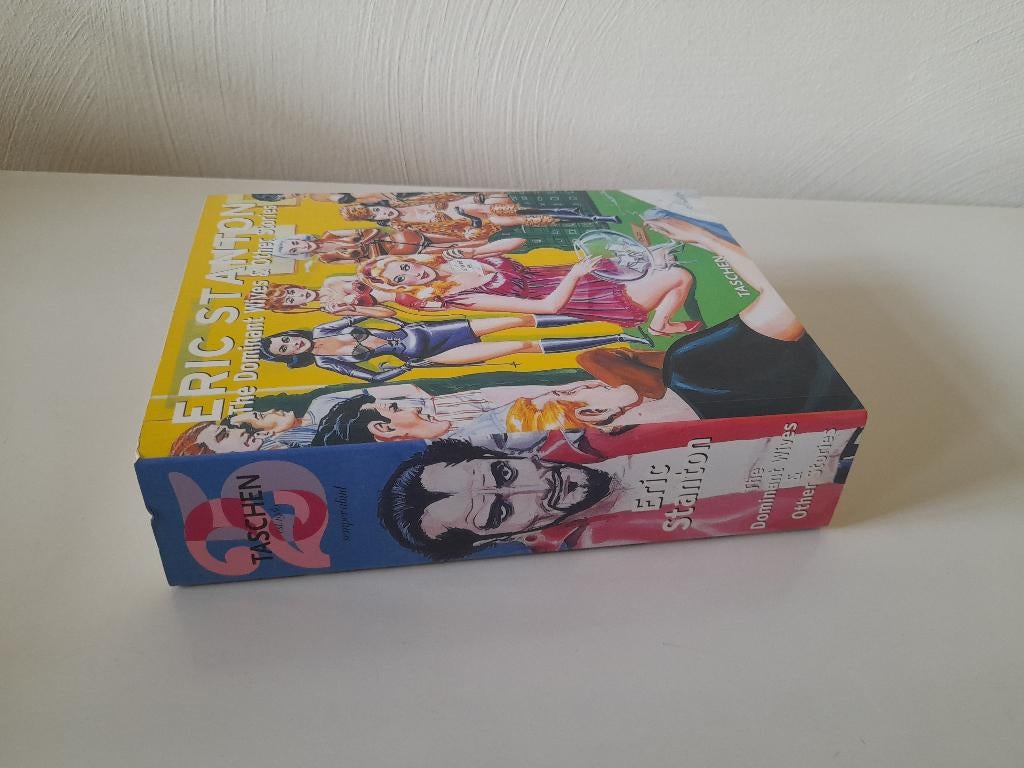 18+ Strip - Eric Stanton - Dominant Wives + stories, Ophalen of Verzenden, Zo goed als nieuw, Eric Stanton