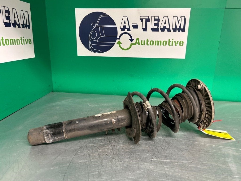 AMORTISSEUR OU ABSORBEUR DE CHOC AVANT DROIT 3 serie (F30), Autos : Pièces & Accessoires, Utilisé, BMW, Petuelring 130
80809  München, DE