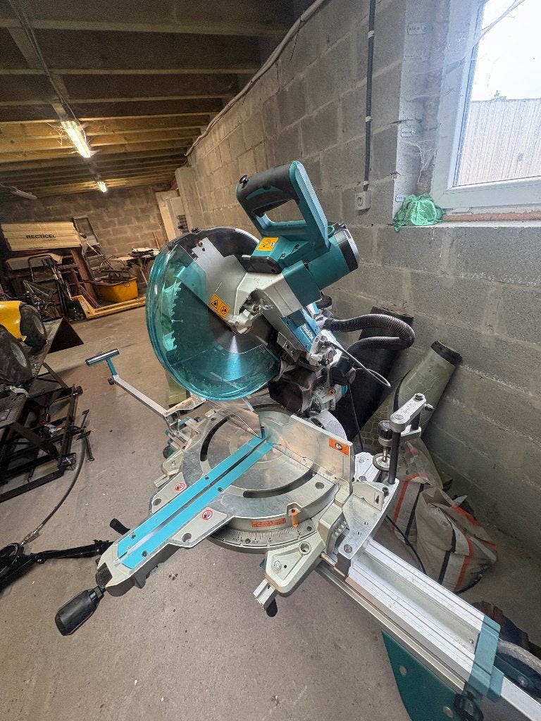 makita afkortzaag 305 mm met onderstel, Ophalen, 70 mm of meer, Zo goed als nieuw, Afkortzaag