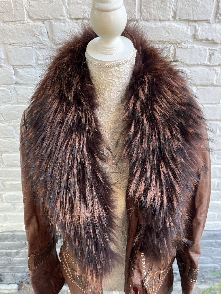 Veste cuir col fourrure (racoon) marron, Envoi, Porté, Taille 38/40 (M), Autres couleurs
