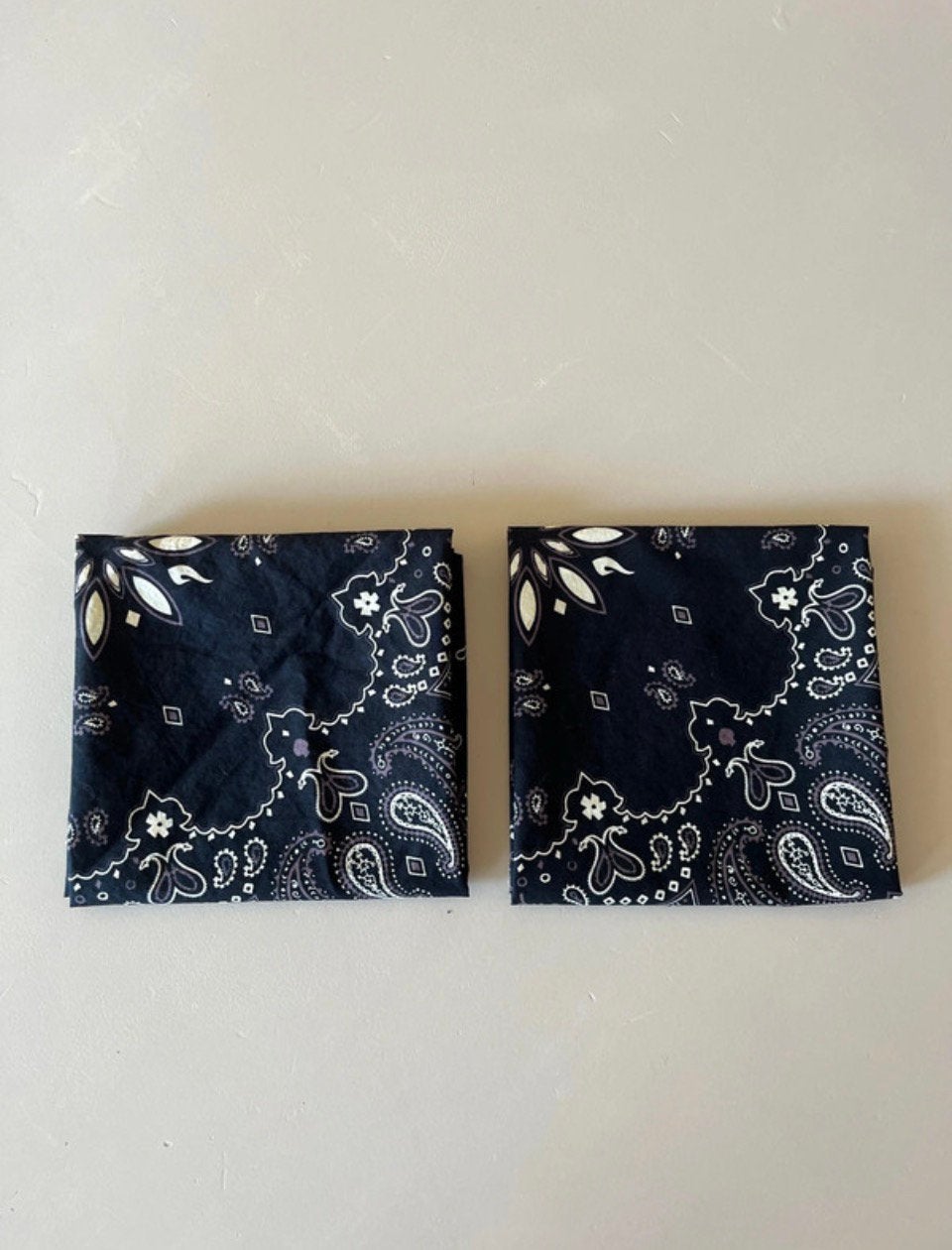 Set van 2 Travis Scott bandana’s – officiële merch, Ophalen of Verzenden, Zo goed als nieuw