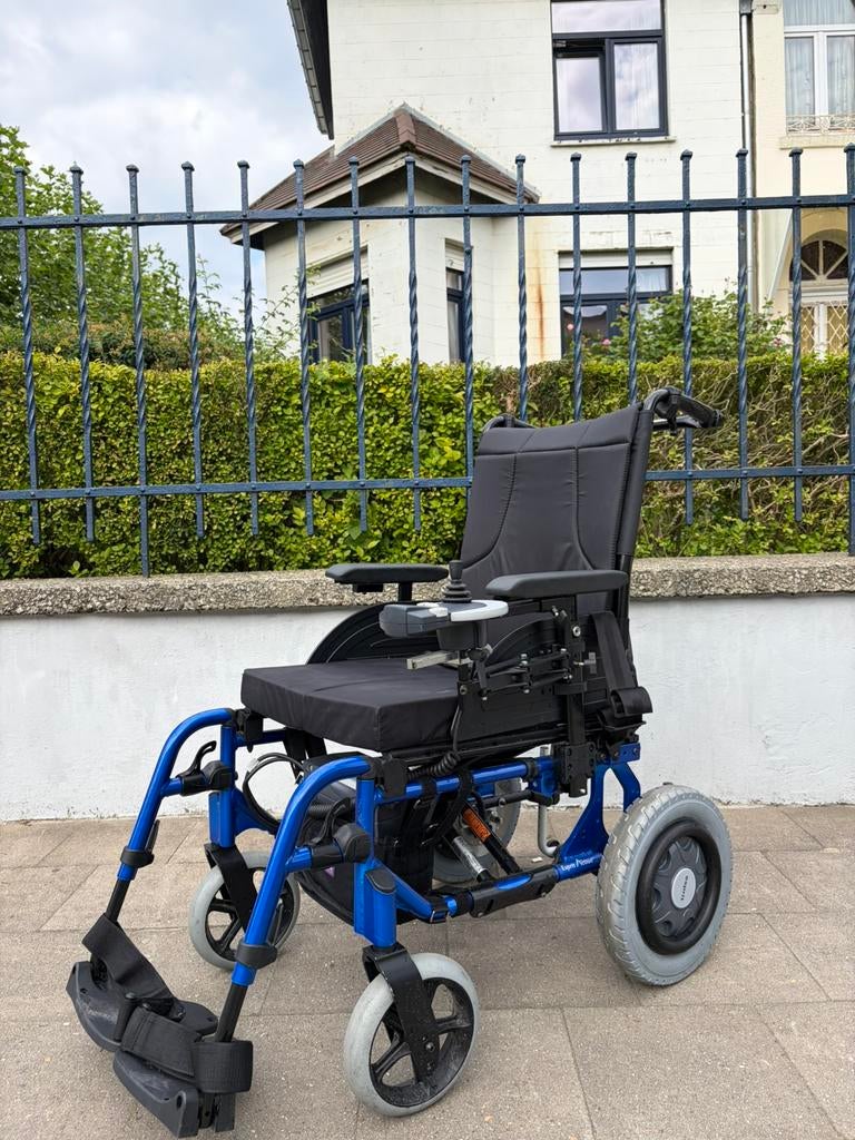 Chaise roulante pliable électrique Invacare Action 4 Neuf, Divers, Enlèvement ou Envoi, Pliant, Comme neuf, Fauteuil roulant électrique