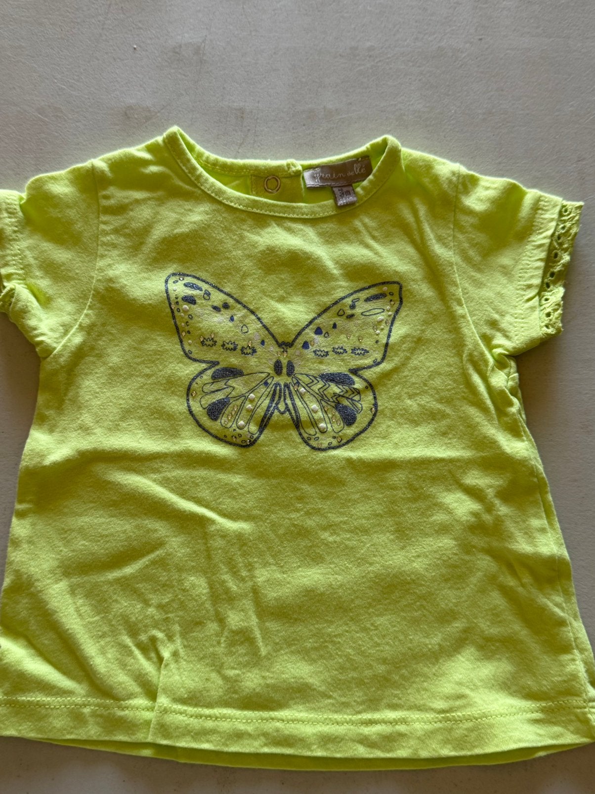 Magnifique t-shirt d'été à l'état neuf (68), Enlèvement, Comme neuf, Fille