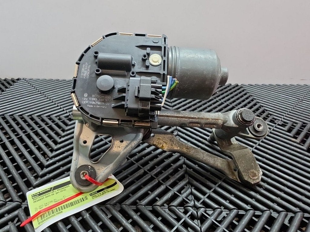 RUITENWISSER MECH + MOTOR Peugeot 3008 I (0U / HU), Robert Bosch AG, Gebruikt, Robert-Bosch-Allee 1
74232  Abstatt, DE, Engineering@bosch.com