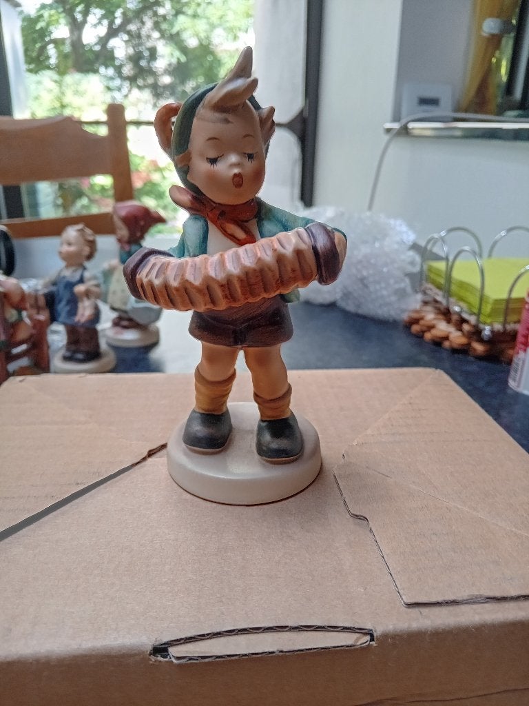 hummeltje, Verzamelen, Beelden en Beeldjes, Ophalen of Verzenden, Zo goed als nieuw, Hummel