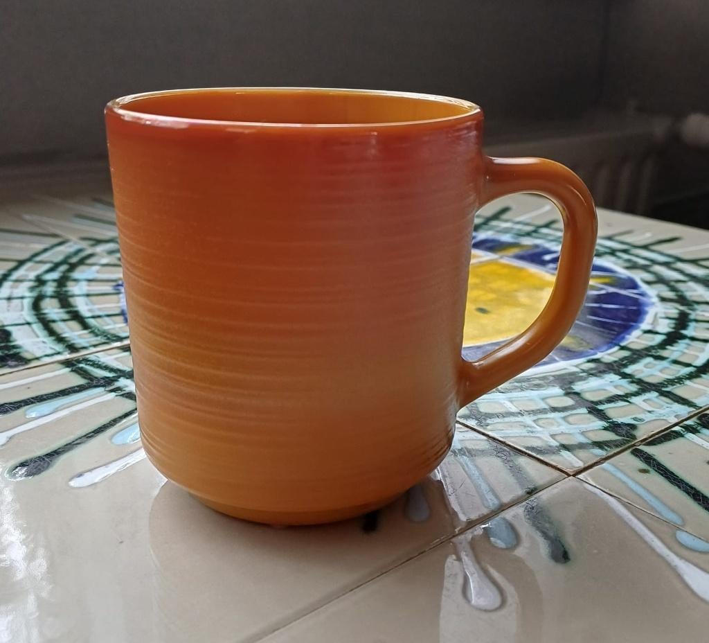 Vintage theemok Arcopal serie Volcan opaalglas, Ophalen of Verzenden, Glas, Overige stijlen, Kop(pen) en/of Schotel(s)