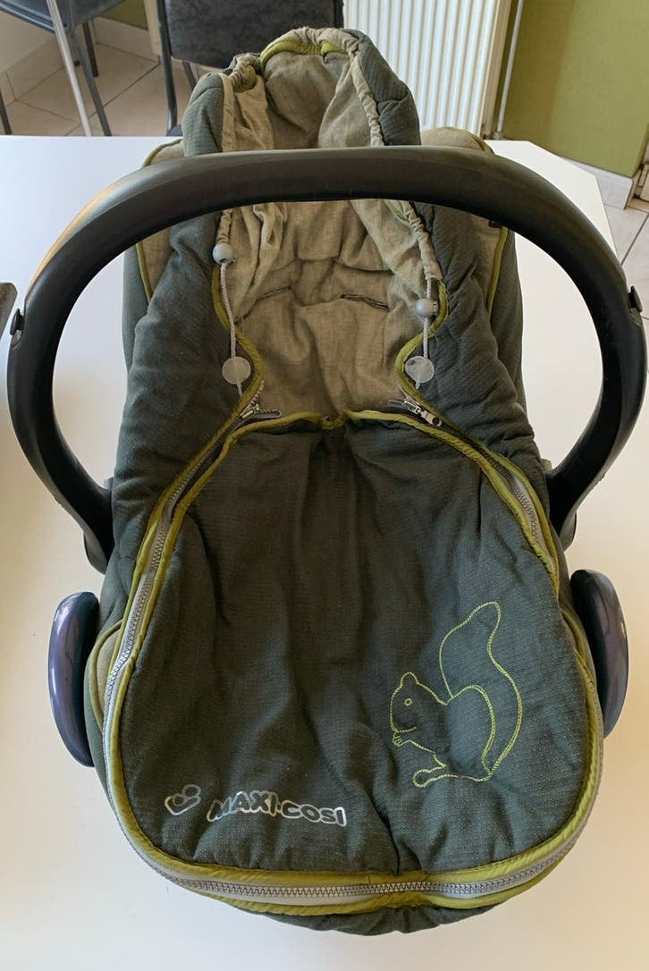 Maxi Cosy, verkleinkussen, voetenzak, muggennet, regenhoes, Ophalen, Gebruikt