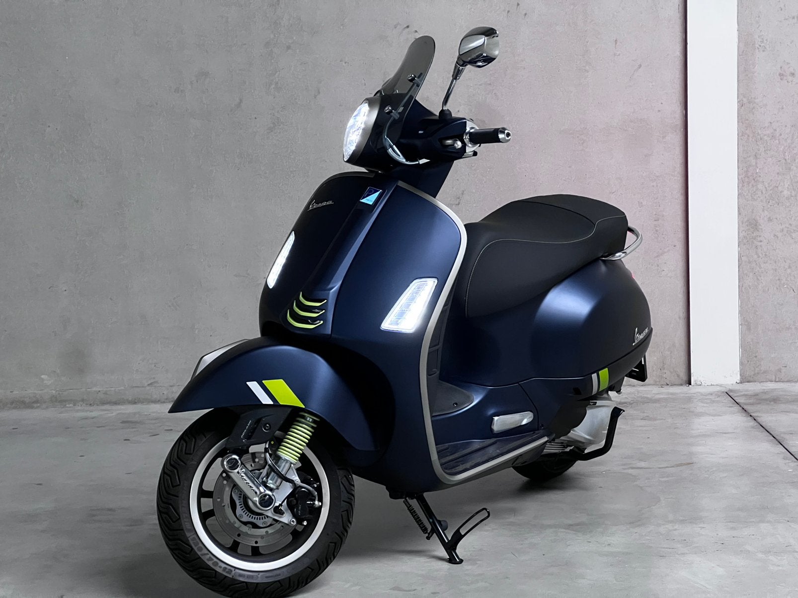 Vespa gts super tech 300cc / 2024 bj / 4.000 km / nieuwstaat, ABS, 300 cm³, Scooter, Entreprise