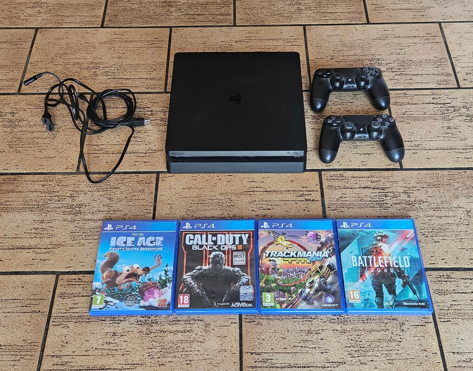 PlayStation 4 1Tb + 2 Controllers en Games, Games en Spelcomputers, Spelcomputers | Sony PlayStation 4, Ophalen, Met games, Met 2 controllers