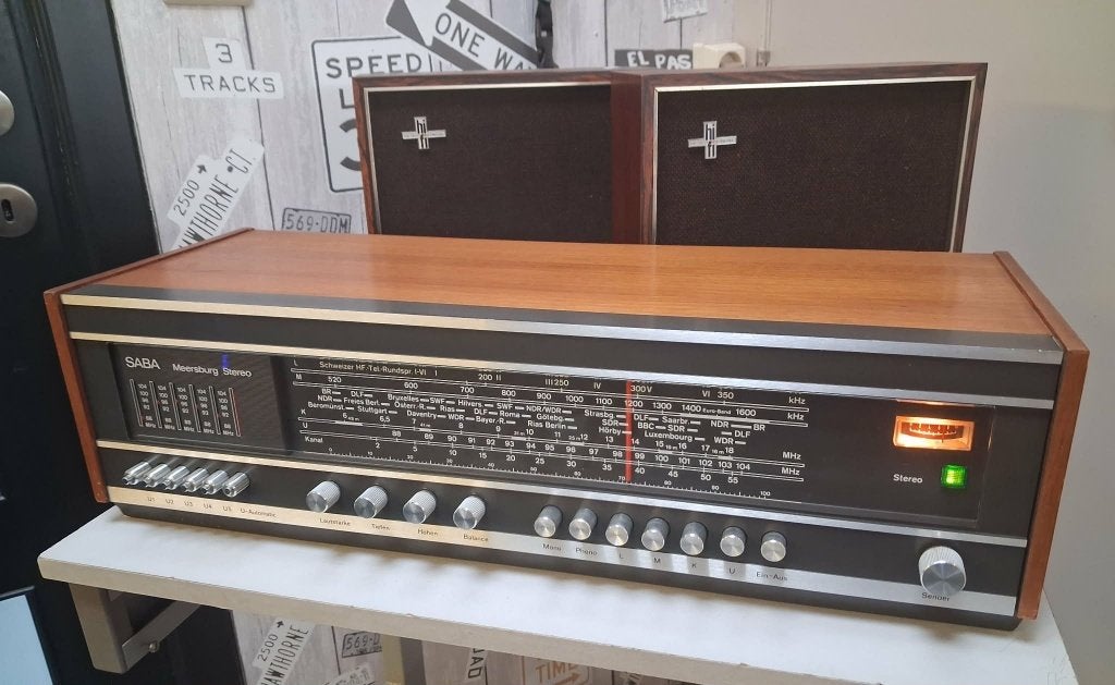 Vintage SABA Meersburg Stereo + speakers, Philips, Enlèvement ou Envoi, Tuner ou Radio, Comme neuf