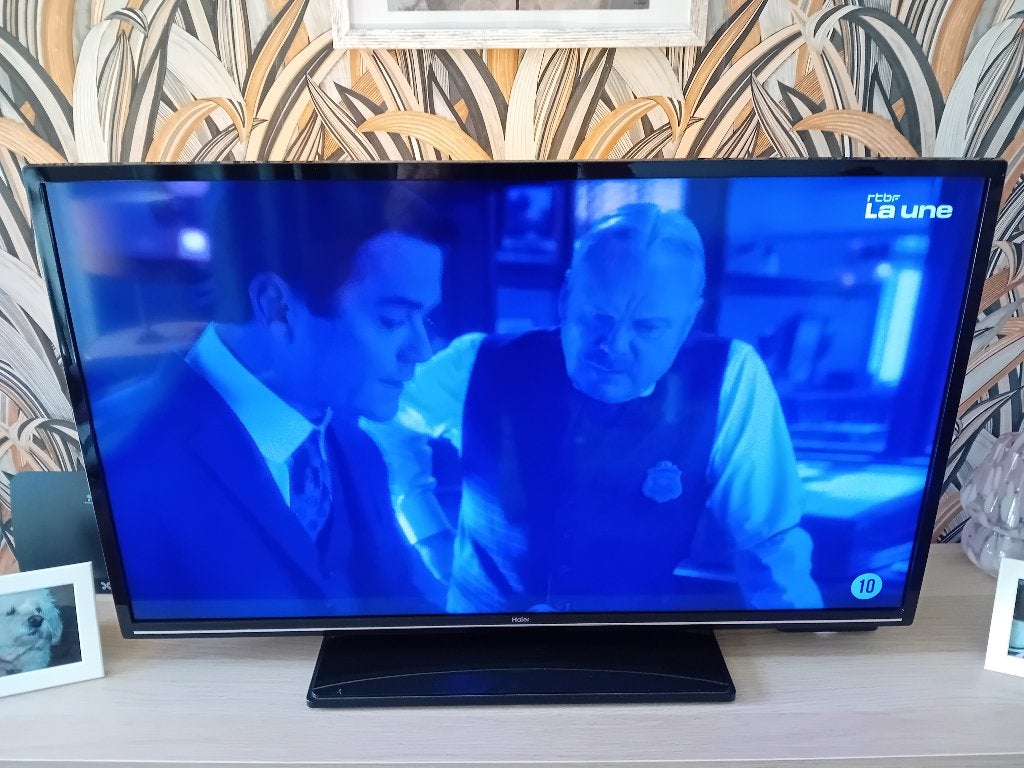 Télévision  Haier HDMI, TV, Hi-fi & Vidéo, Câbles audio & Câbles de télévision, Enlèvement, Comme neuf, Moins de 2 mètres, Câble HDMI