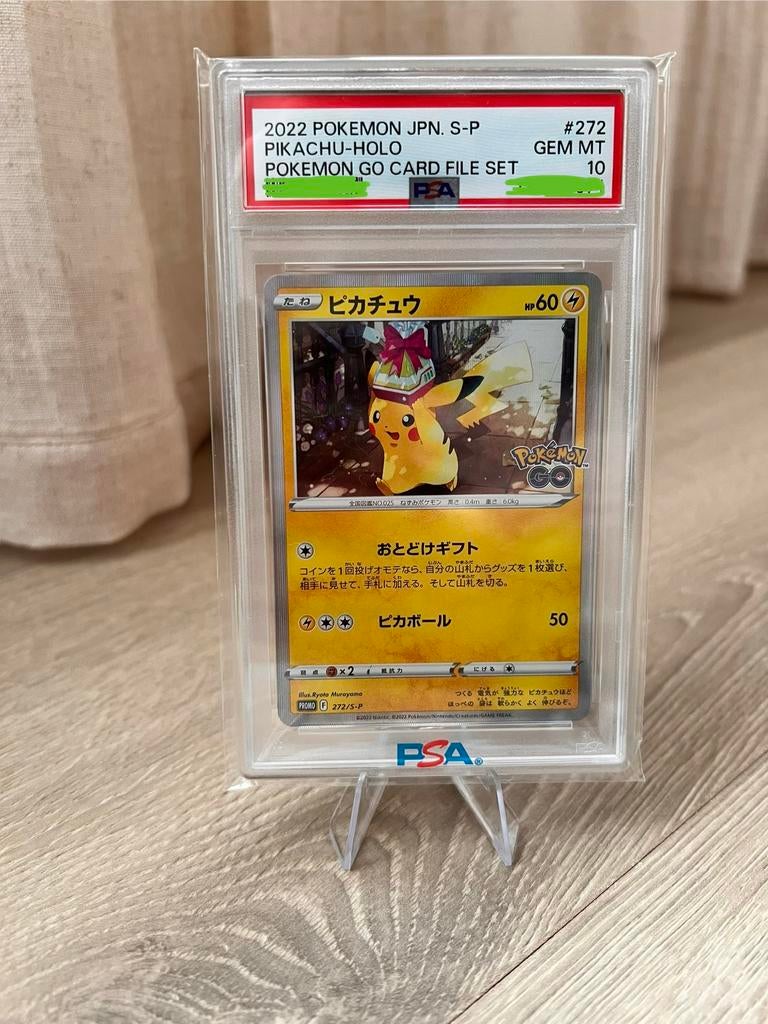 Pikachu (S-P 272) Sword & Shield Promos, Ophalen of Verzenden, Zo goed als nieuw, Losse kaart