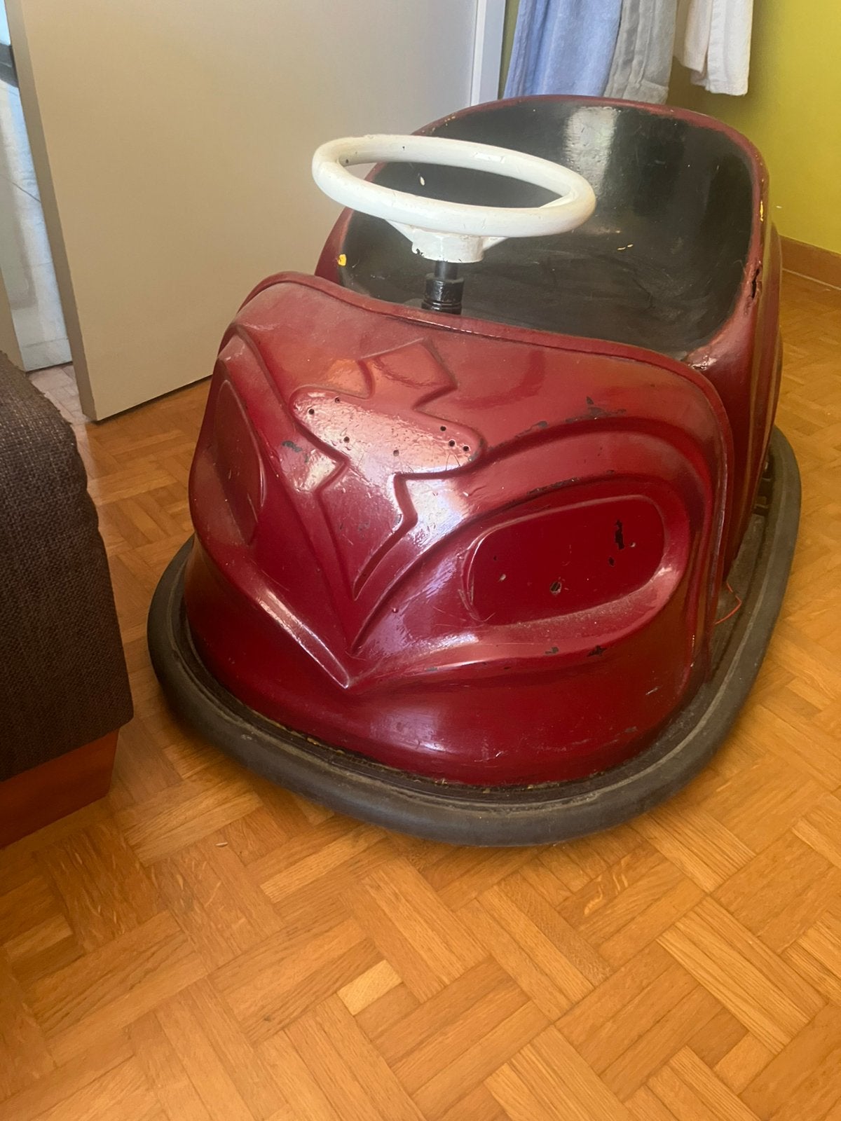 Ancienne voiture tamponneuse autonome pour enfants, Enlèvement