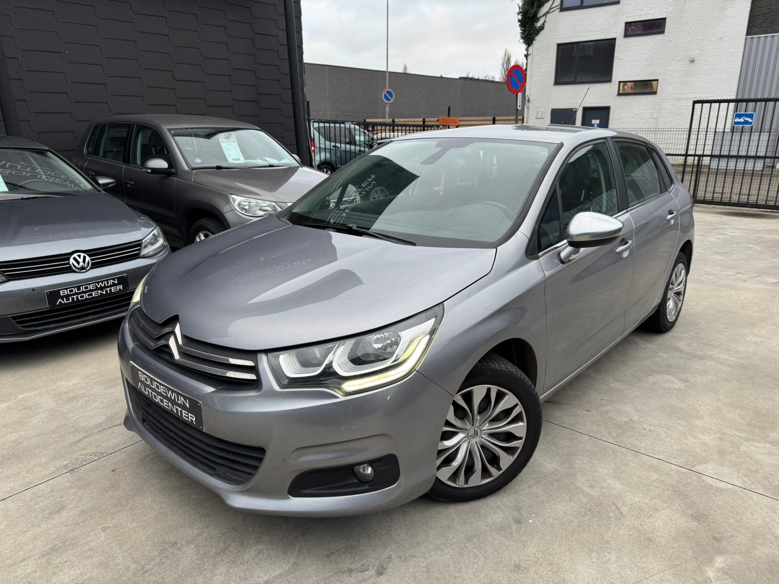 Citroën C4 1.2Benzine 2016 142.xxxkm Topstaat Gekeurd, Autos, Argent ou Gris, Entreprise, Garantie prolongée, Noir
