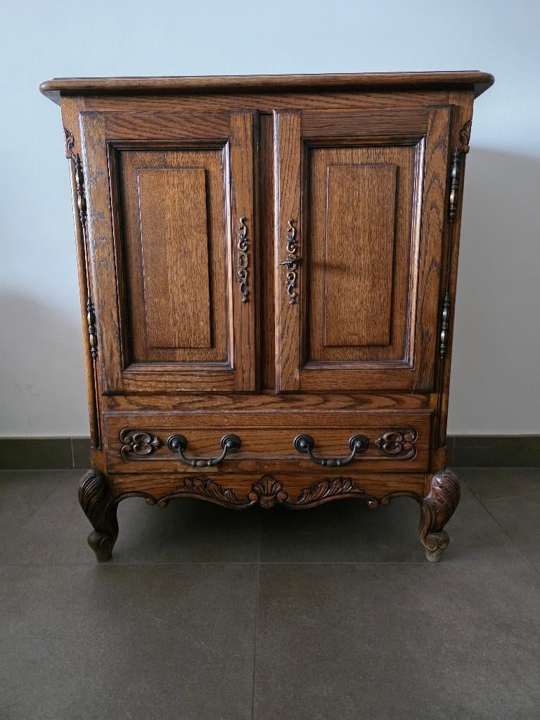 Stijlvolle klassieke kast in Franse Louis XV‑stijl, Ophalen