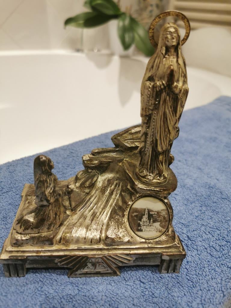 Heel mooi beeldje van Lourdes, Ophalen