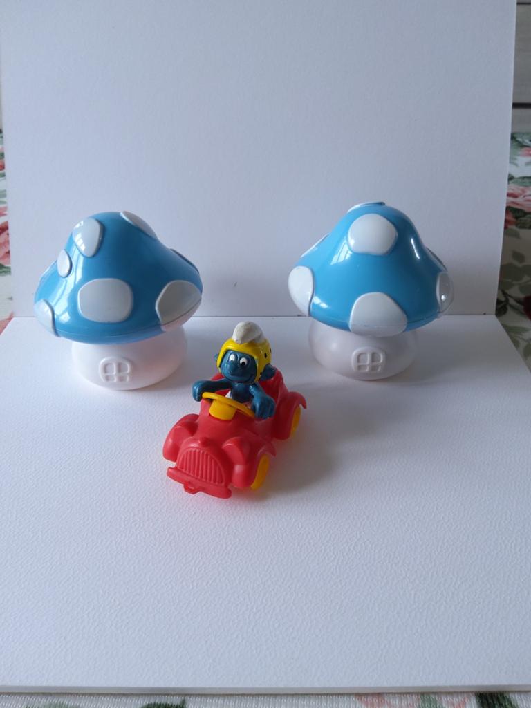 Super Schtroumpf dans voiture, Collections, Schtroumpfs, Enlèvement ou Envoi, Utilisé, Poupée, Figurine ou Peluche