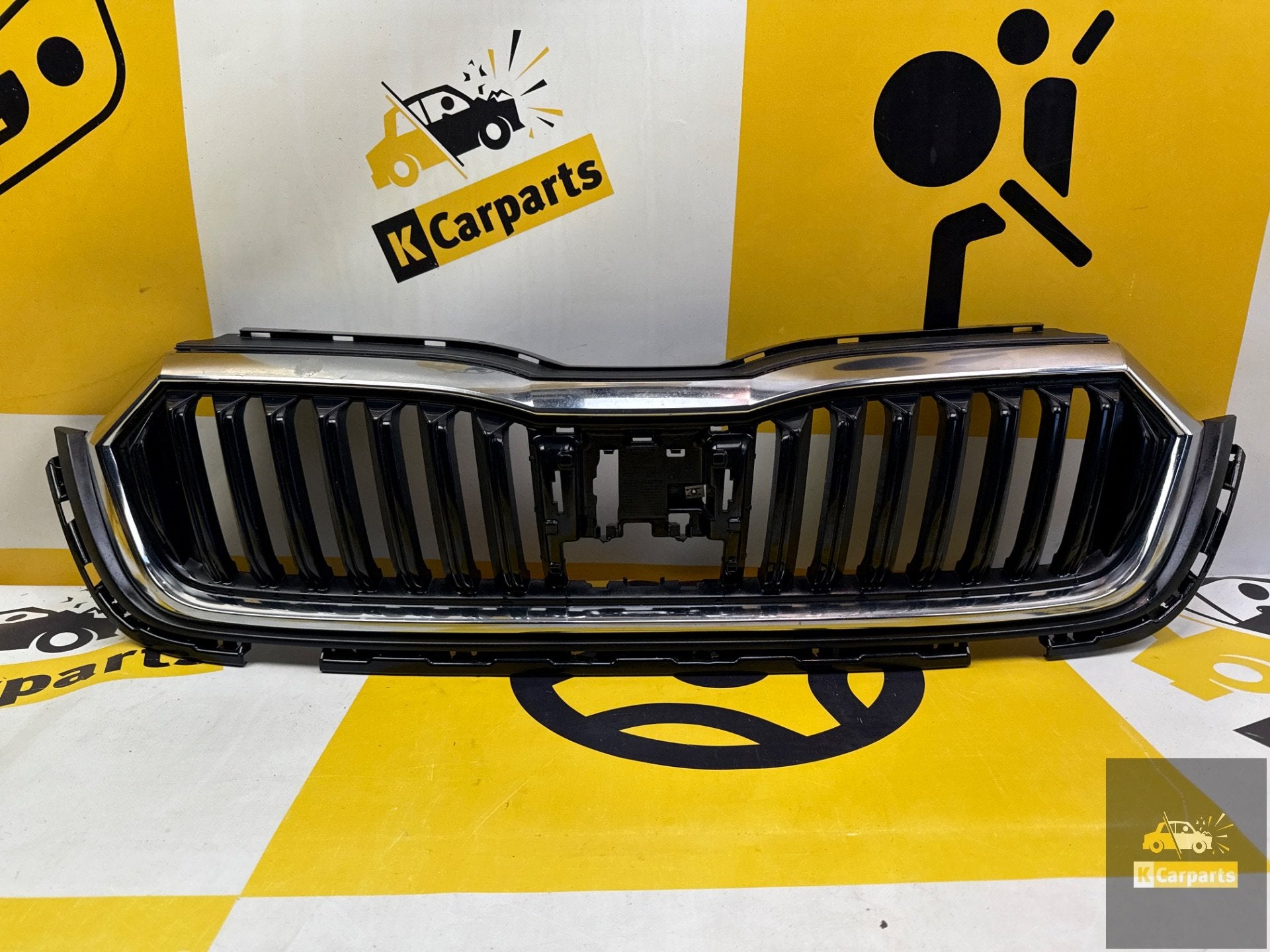 Calandre d'origine Skoda Octavia 4 IV 5E3 19-5E3, Infoline@skoda-auto.cz, Pare-chocs, Tr. Vaclava Klementa 869
293 01  Mlada Boleslav, CZ