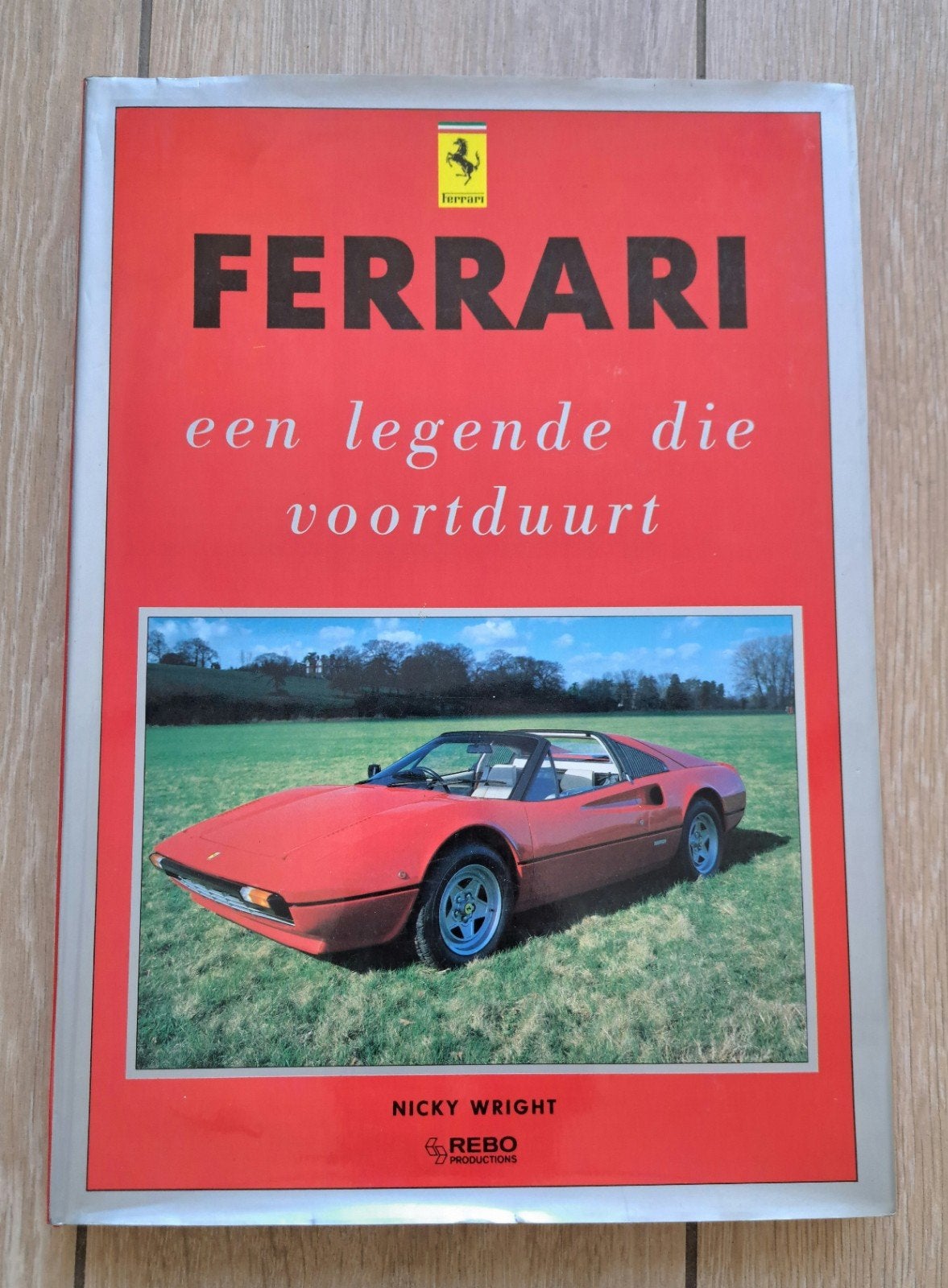 Mooi Hardcover boek van Ferrari, Boeken, Auto's | Boeken, Ophalen of Verzenden, Zo goed als nieuw, Ferrari