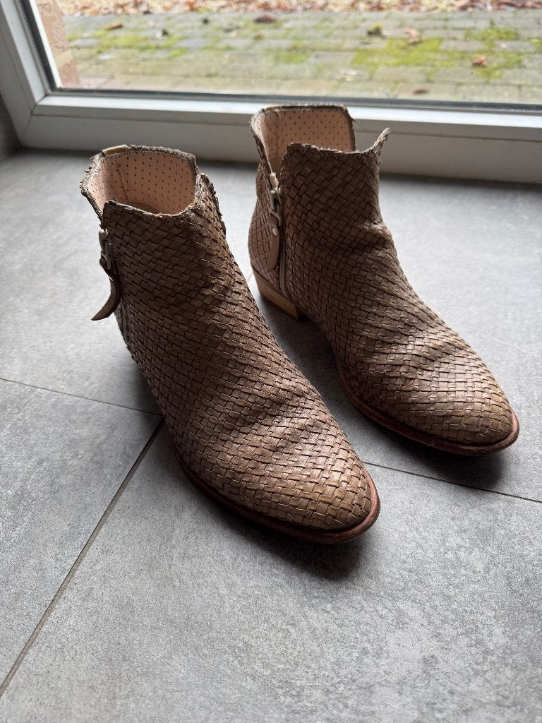 Pertini botjes, maat 37, Kleding | Dames, Schoenen, Ophalen of Verzenden, Zo goed als nieuw, Lage of Enkellaarzen