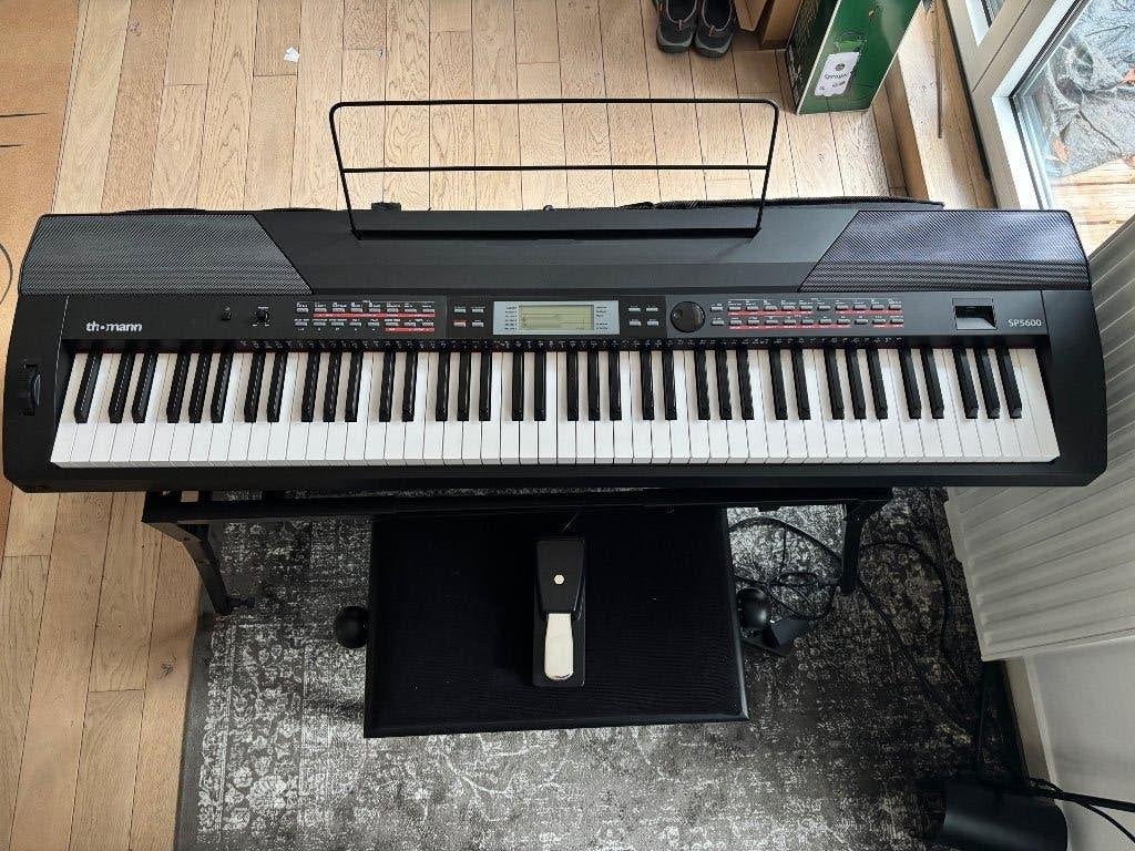 Thomann SP5600 Keyboard, Muziek en Instrumenten, Keyboards, 88 toetsen, Midi-aansluiting, Zo goed als nieuw, Ophalen