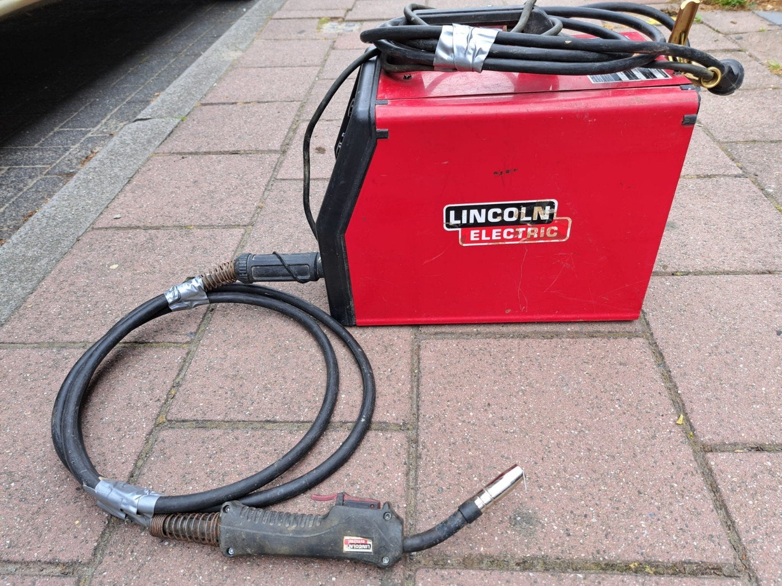 Lasapparaat Lincoln half automaat, Doe-het-zelf en Bouw, Gereedschap | Lasapparaten, Ophalen
