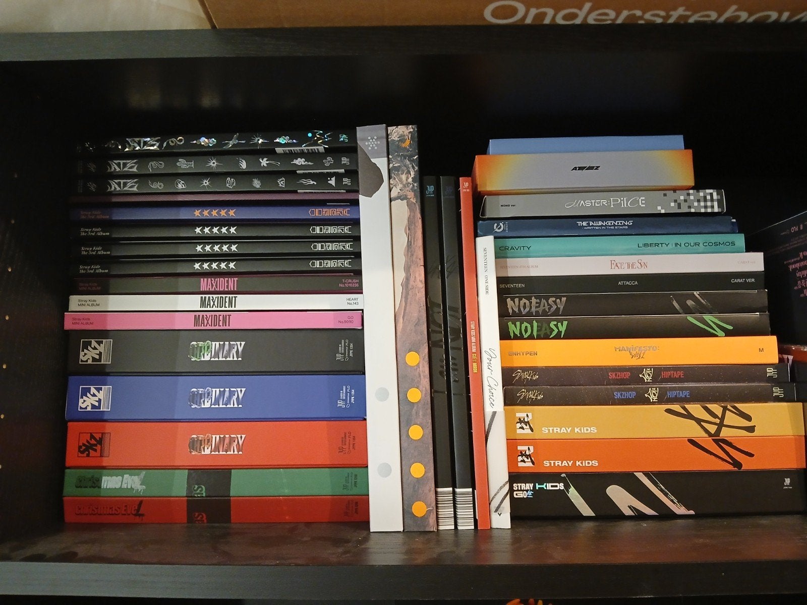 Kpop albums, Enlèvement
