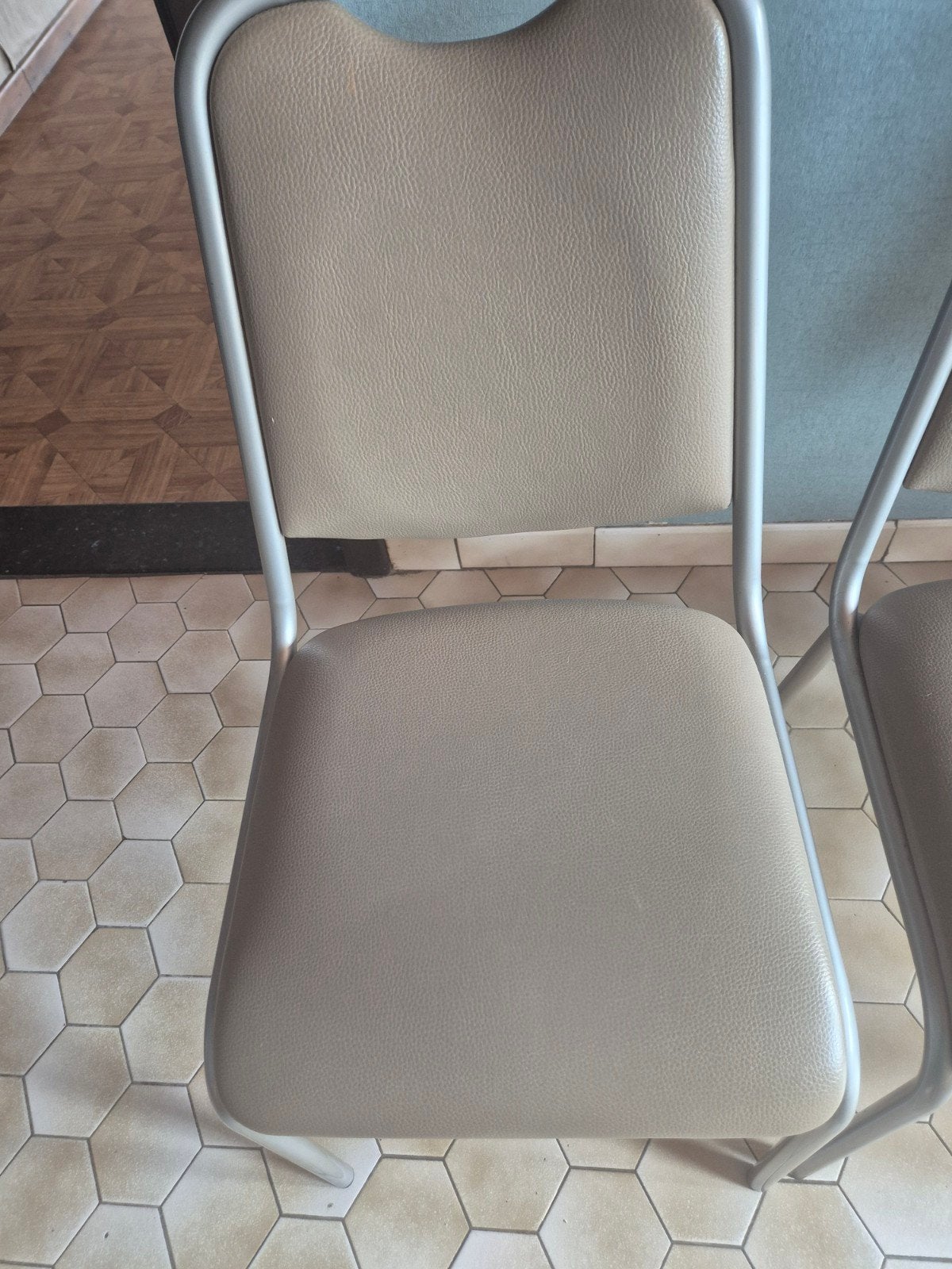 5 Keukenstoelen, Ophalen