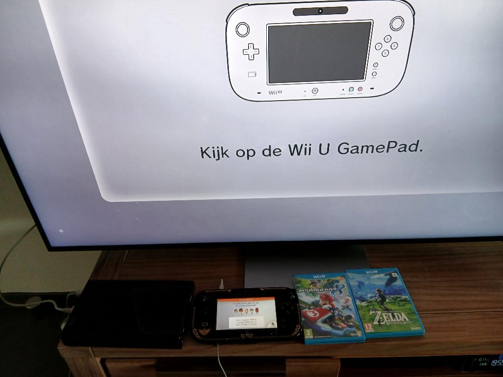 Wii u 32 gb zwart, Games en Spelcomputers, Spelcomputers | Nintendo Wii U, Ophalen, Zo goed als nieuw, Met 1 controller, Met harde schijf