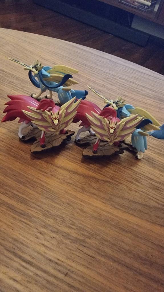 Pokémon figures, Handtassen en Accessoires, Broches, Ophalen