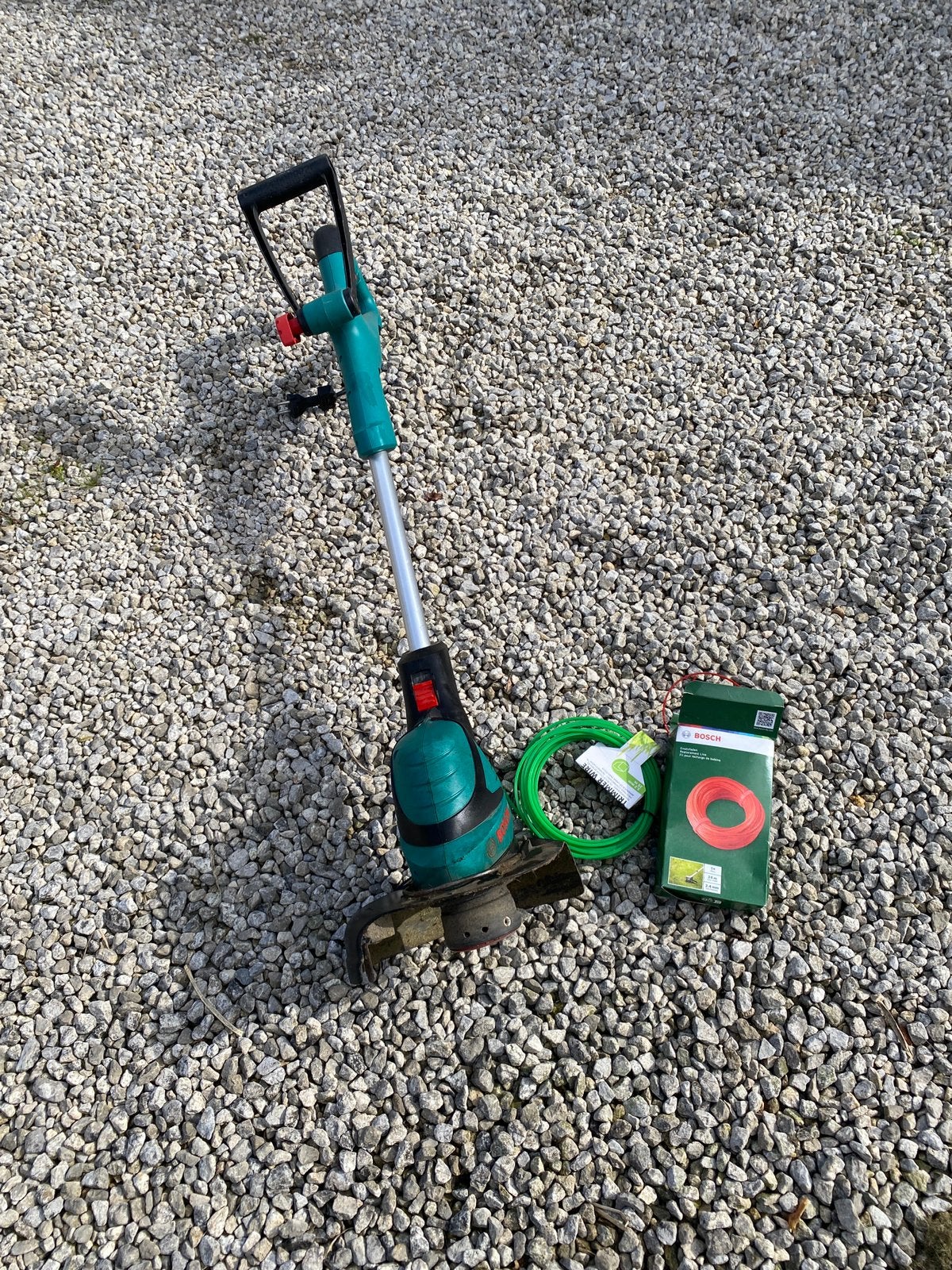 Bosch trimmer met extra draad - 15 euro, Jardin & Terrasse, Coupe-bordures, Enlèvement, Utilisé, Électrique