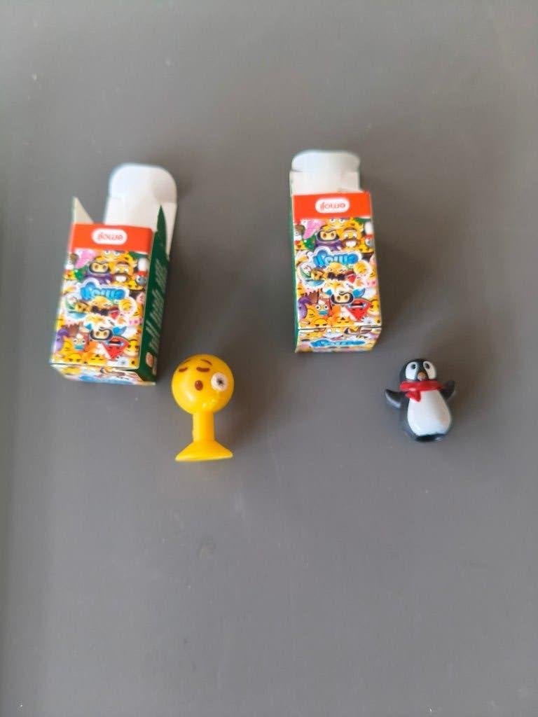 Gratis: 2 aldi emoji (nieuw), Aldi, Ophalen of Verzenden