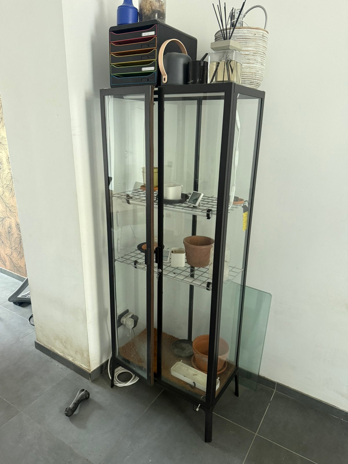 Glaze vitrine kast, Maison & Meubles, 25 à 50 cm, Avec porte(s), Utilisé, 100 à 150 cm