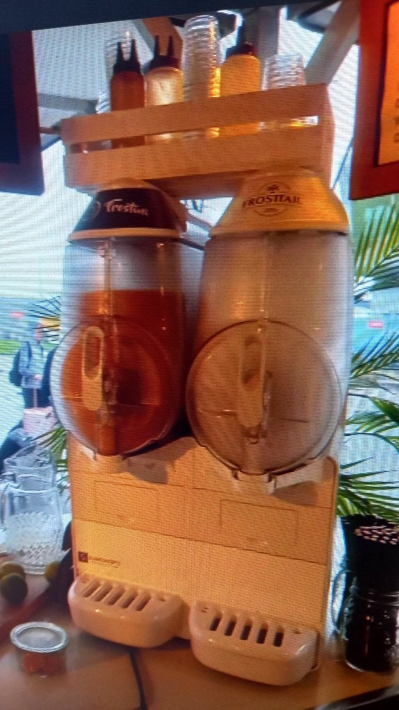 SLUSH IJSMACHINE MET 2 X 10 LTR INHOUD, Elektronische apparatuur, IJsmachines, Ophalen, Gebruikt, Zelfvriezend