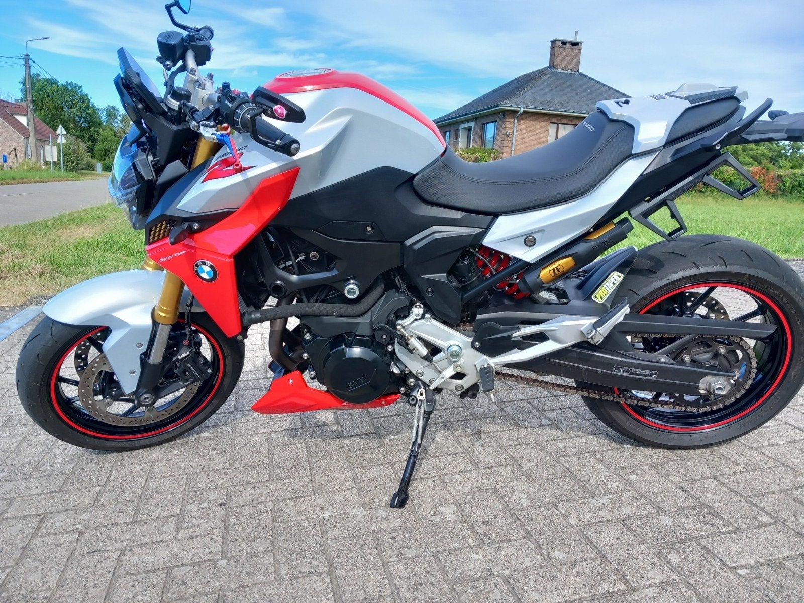 BMW f900r, Particulier