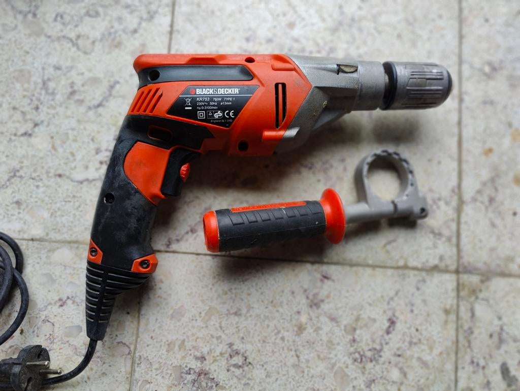 Boormachine Black&Decker 750W, Variabele snelheid, Ophalen, Boormachine, Gebruikt