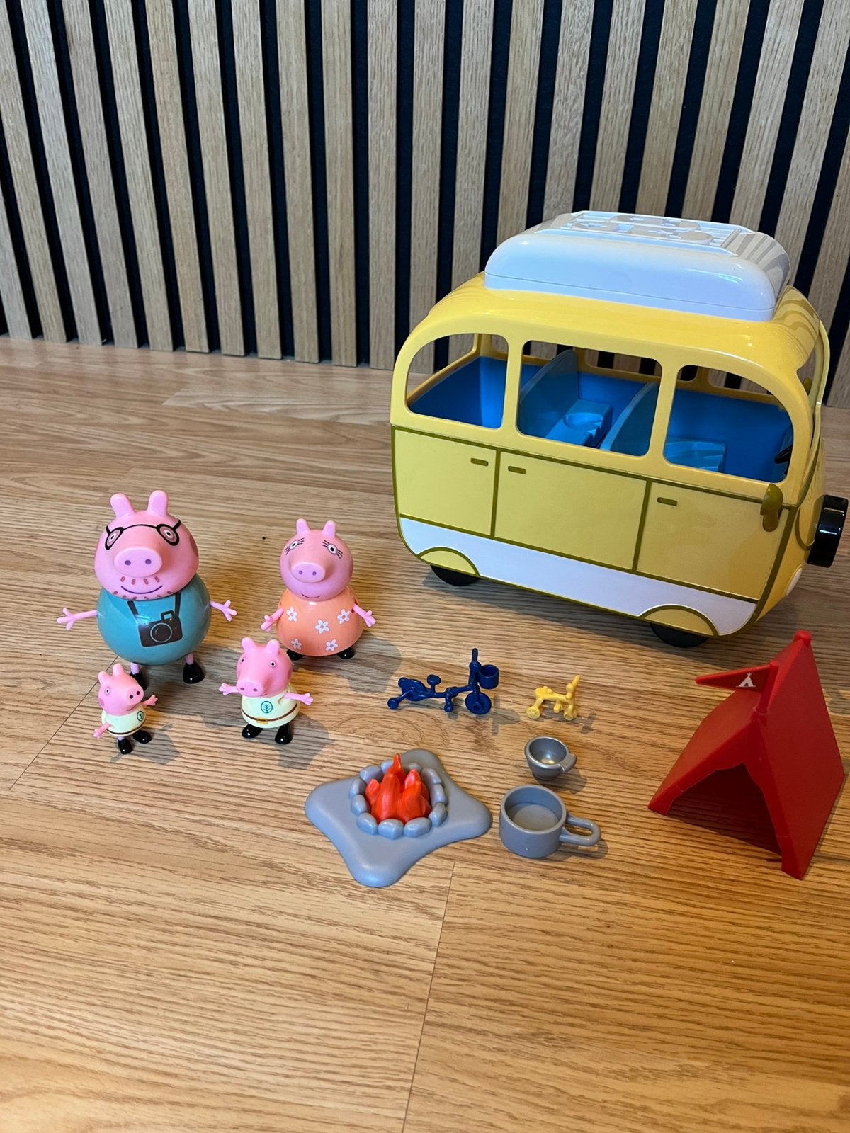 Peppa pig kampeerwagen, Ophalen, Zo goed als nieuw