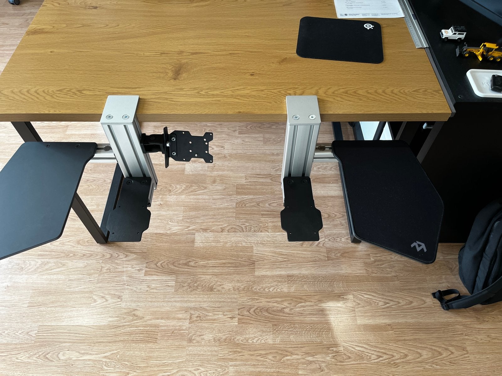Monstertech hotsas flight simulator table mounts, Enlèvement, Comme neuf