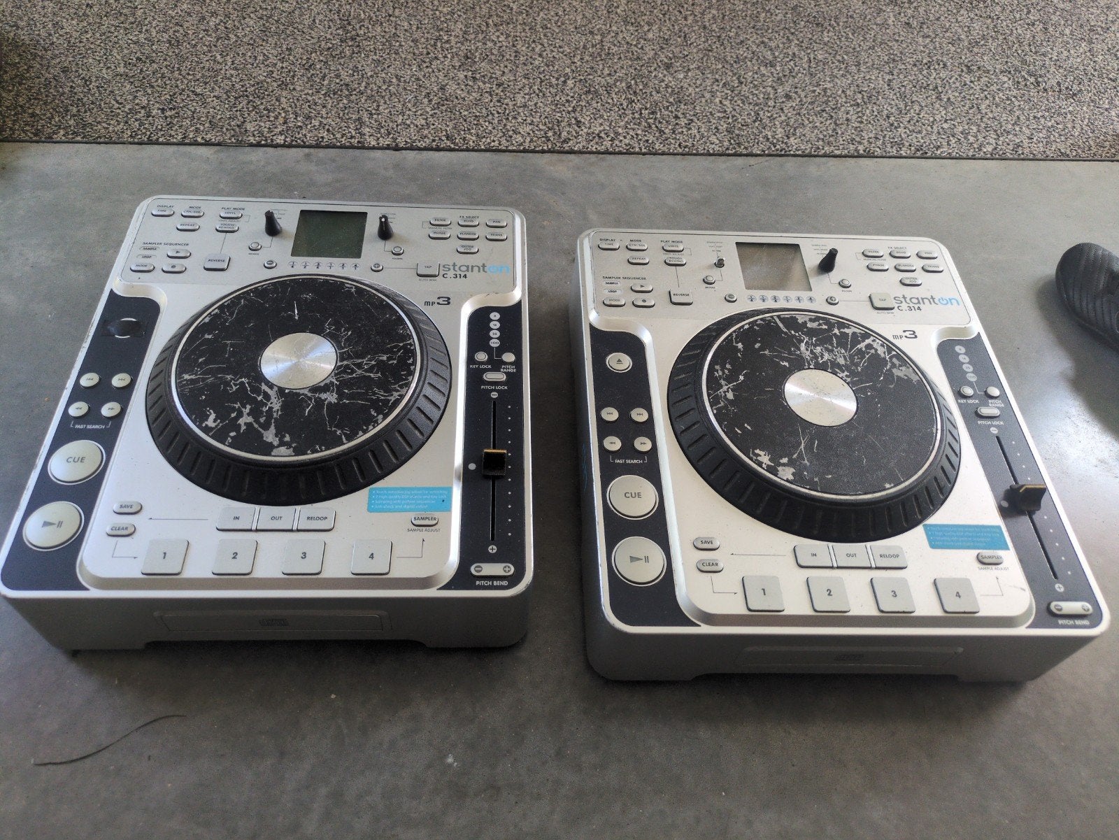 2 x Stanton c 134 cd spelers, Enlèvement