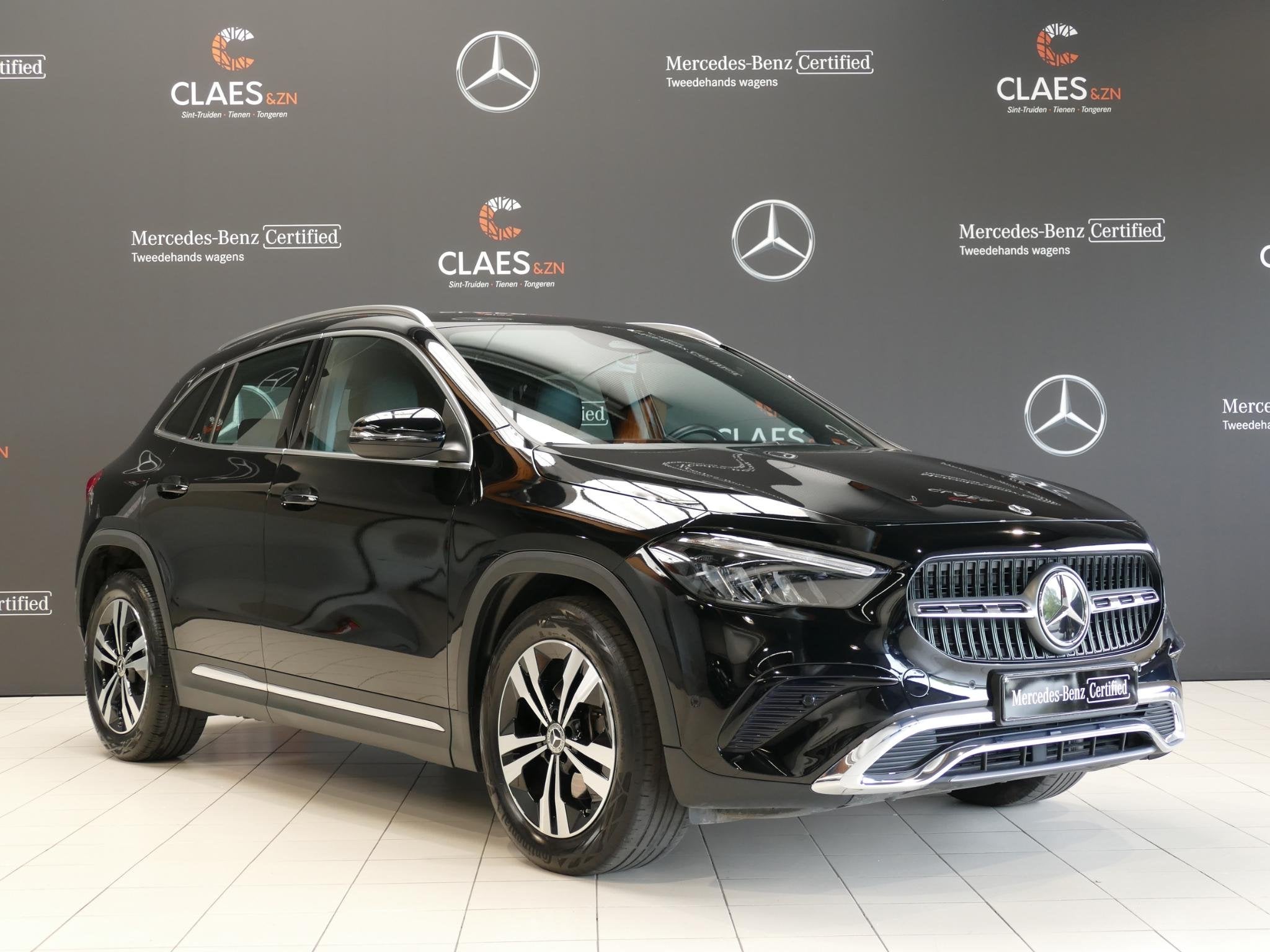 Mercedes-Benz GLA-klasse 180 Luxury Line DOS 8585, Auto's, Stof, Gebruikt, Zwart, 4 cilinders