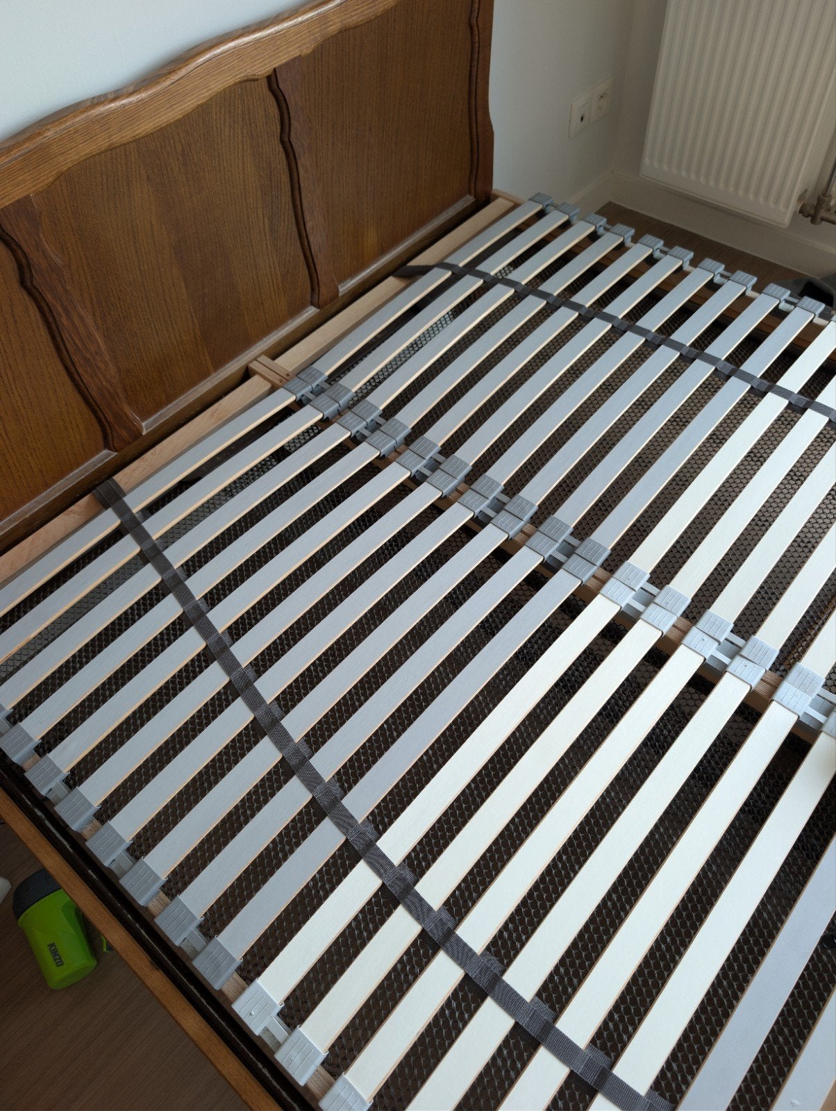 Lattenbodem 2 keer 200x70cm + bed en nachttafel, Huis en Inrichting, Ophalen
