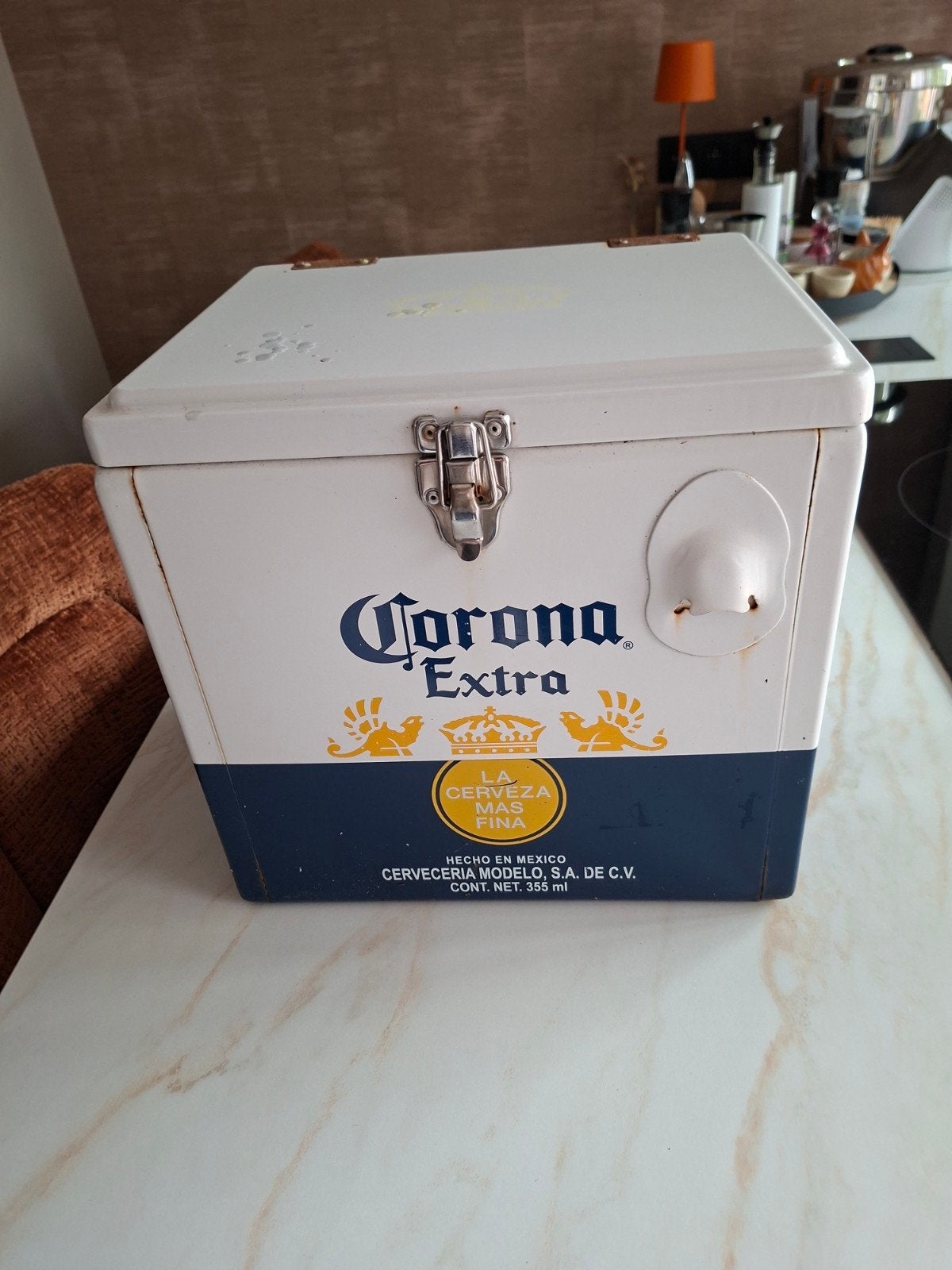 frigo en métal (dans son jus) bière Corona