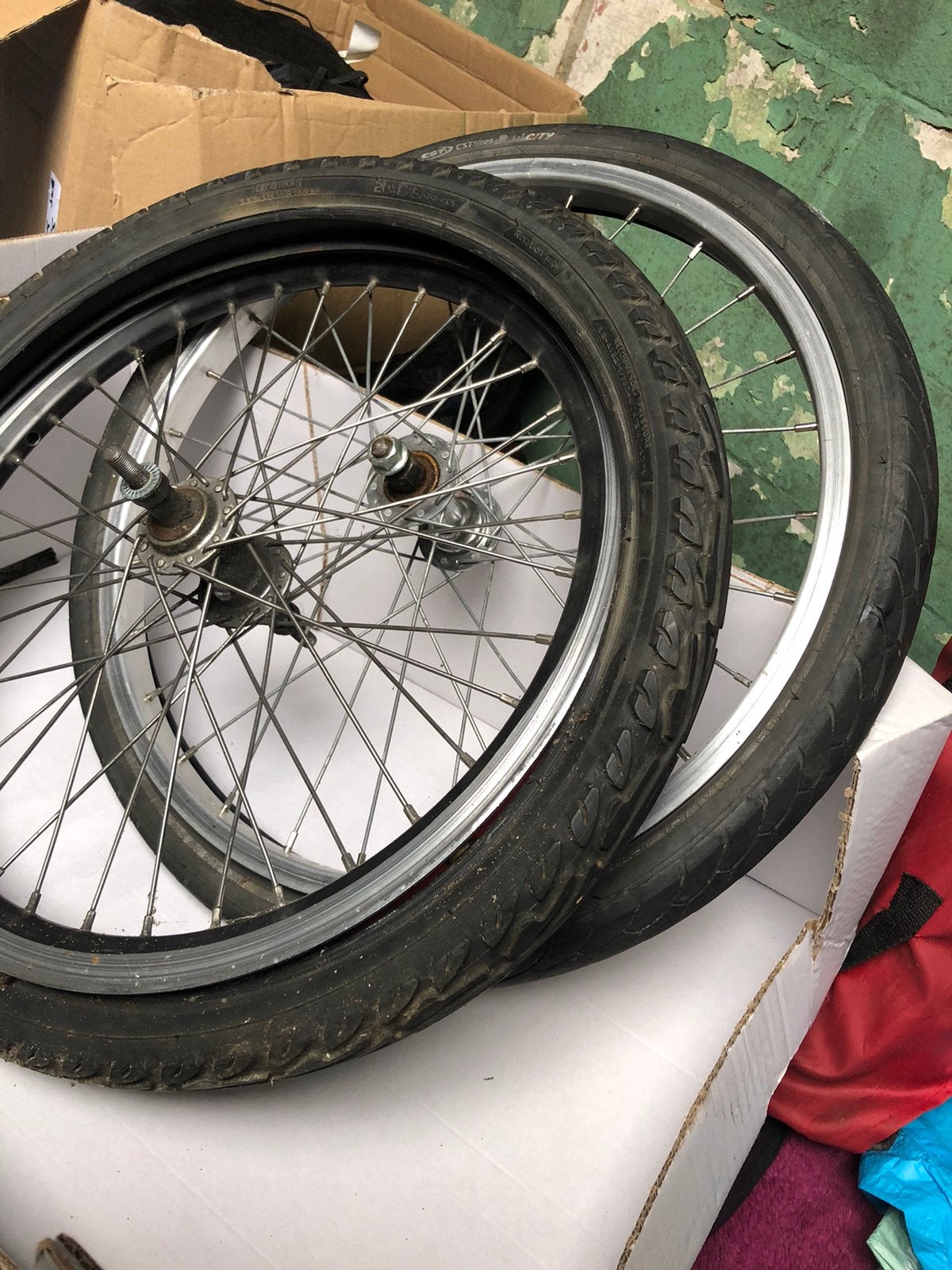 2 fietswielen met banden 20 duim, Fietsen en Brommers, Ophalen, Gebruikt