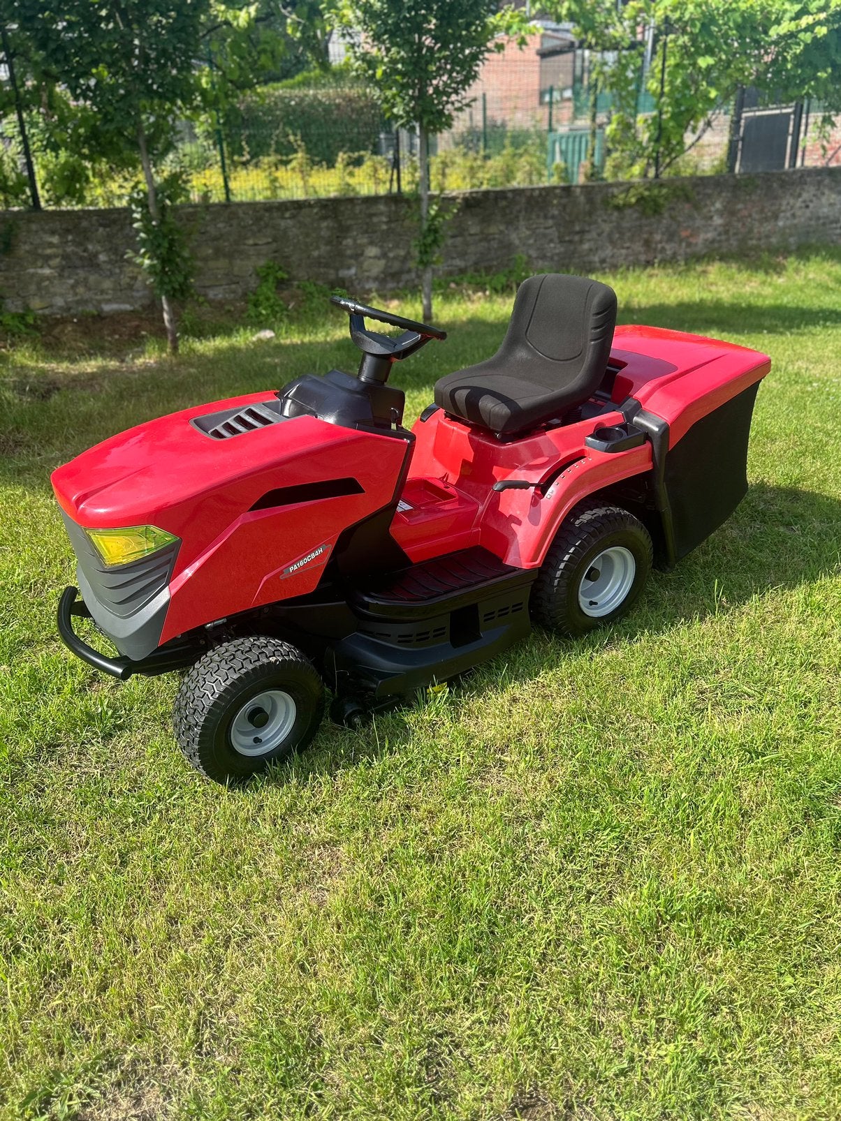 Tracteur tondeuse Colombia PA160C84H, Enlèvement, Comme neuf